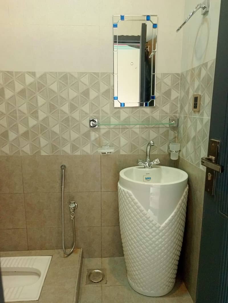 10 MARLA DOUBLE STOREY RENOVATED HOUSE FOR SALE 7