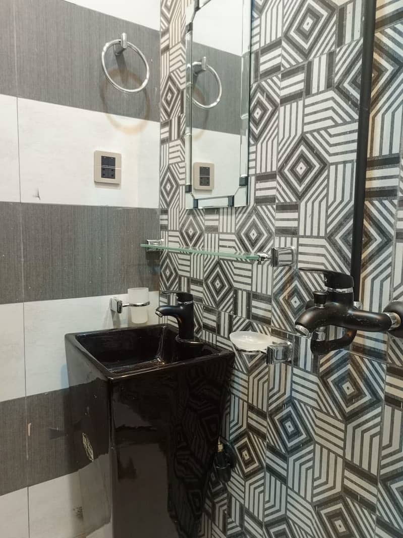 10 MARLA DOUBLE STOREY RENOVATED HOUSE FOR SALE 10