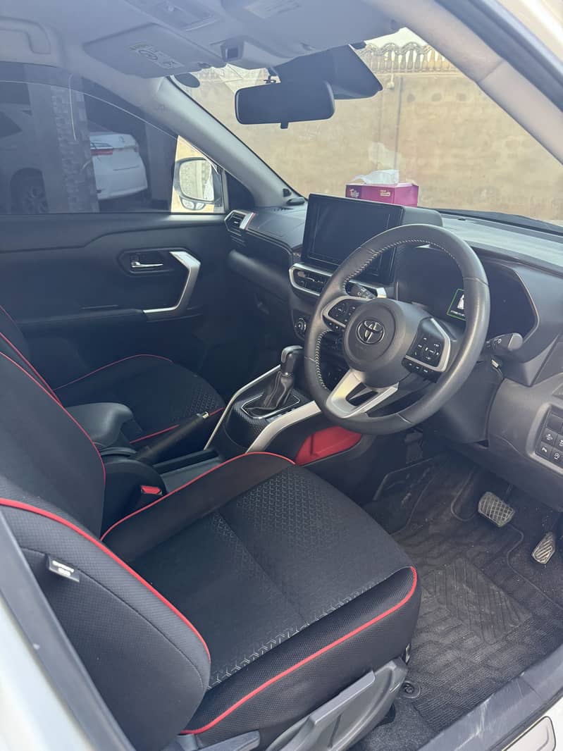 Toyota Raize Z Full option top of the line Full genuine 5