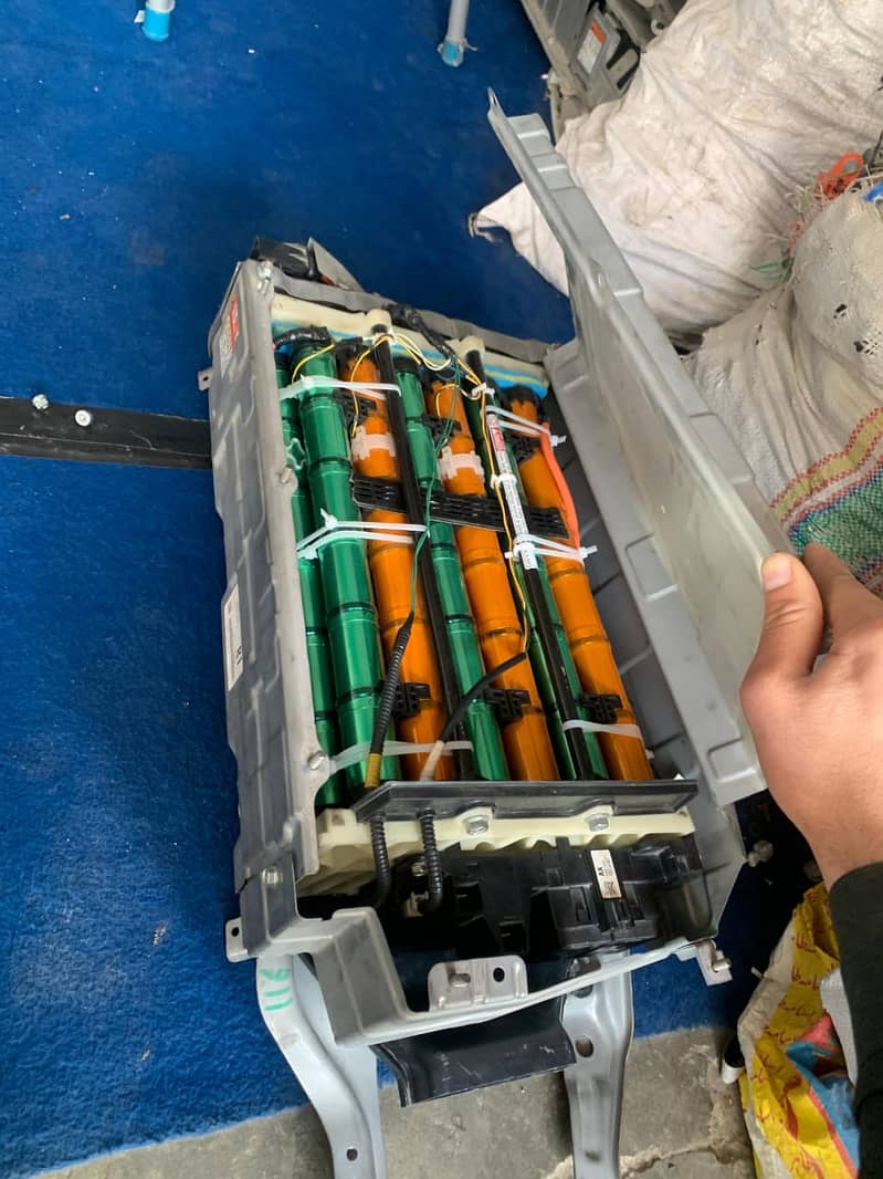 Hybrids batteries and ABS | Toyota Prius | Aqua | Axio Hybrid battery 8