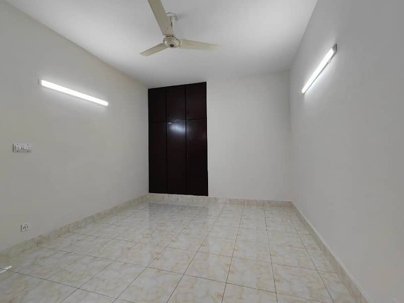 10 Marla Magnificent Bungalow For Rent In Phase 1 DHA Lahore 8
