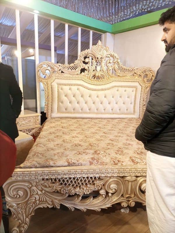 Furniture Polish & sofa poshish Services- High Gloss | Deco polish Lhr 2