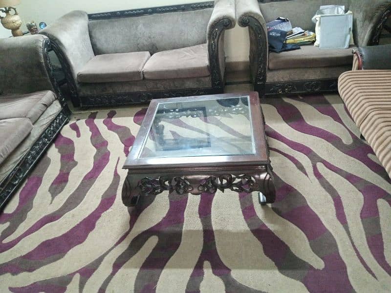 6 seater sofa set +carpet+curtains in 45k 2