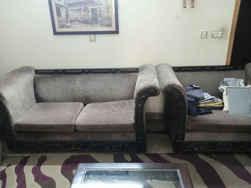 6 seater sofa set +carpet+curtains in 45k 4