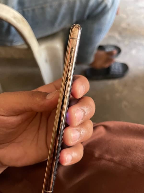 iPhone 11 Pro 1