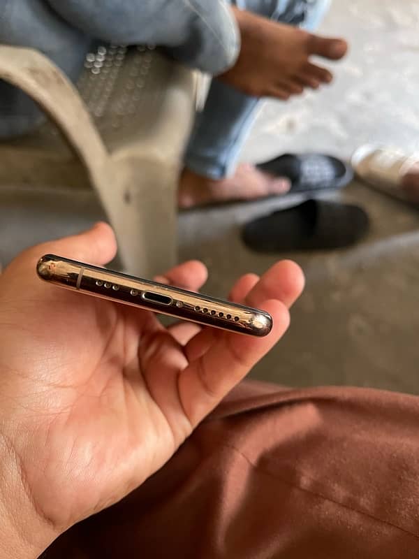 iPhone 11 Pro 5