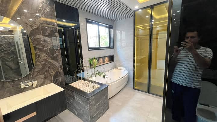 1 Kanal Lower Portion Available For Rent In Lake City 2