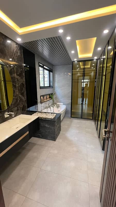 1 Kanal Lower Portion Available For Rent In Lake City 5