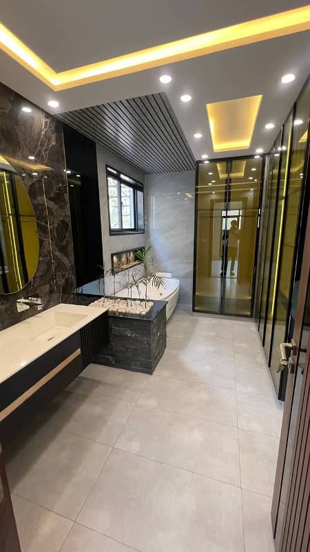 1 Kanal Lower Portion Available For Rent In Lake City 6
