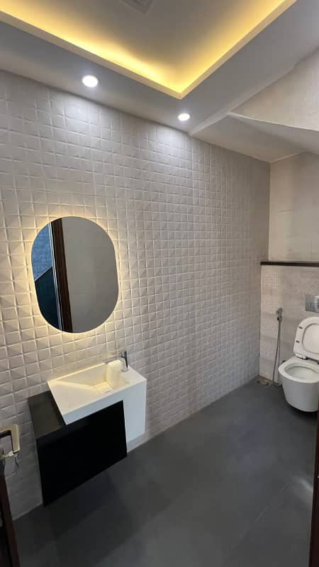 1 Kanal Lower Portion Available For Rent In Lake City 11
