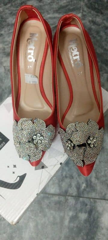 shoes for sale urgent for girls 6