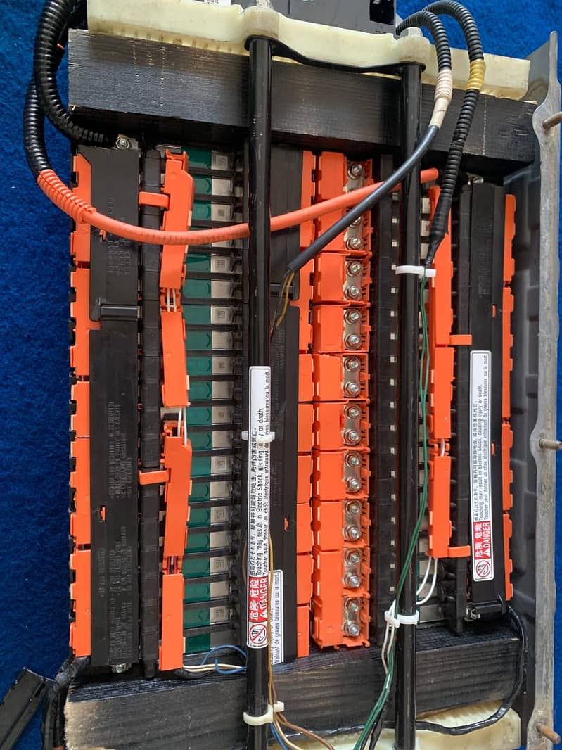 Hybrid batteries and ABS | Toyota Prius | Aqua | Axio Hybrid battery 3