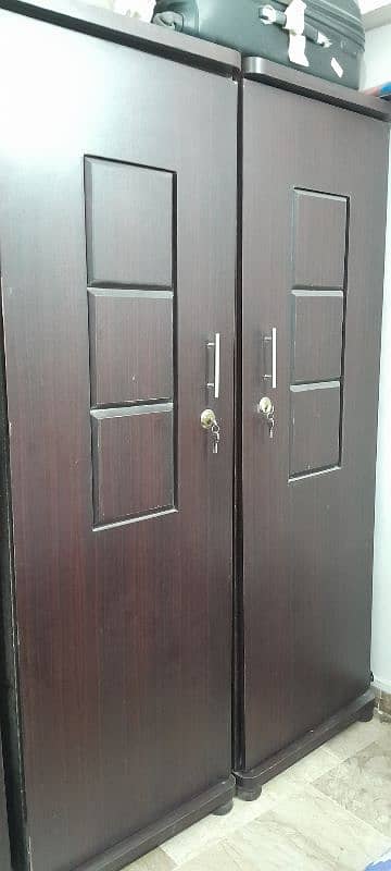 king size bed  dressing tablle and 4 door almari urgent sale 7