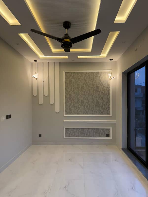 Booking From 2,500,000, 5 Marla Modern Houses In BB Block On 3 Years Installment Plan. 4