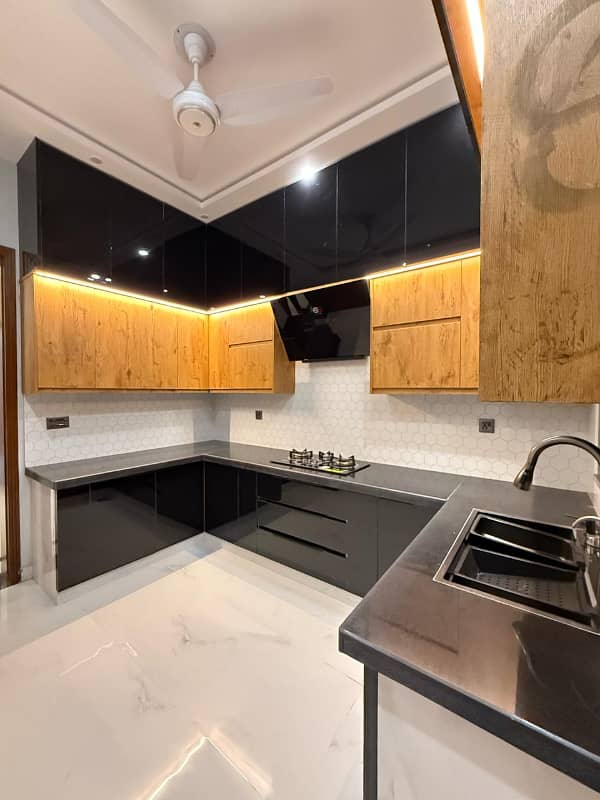 Booking From 2,500,000, 5 Marla Modern Houses In BB Block On 3 Years Installment Plan. 7