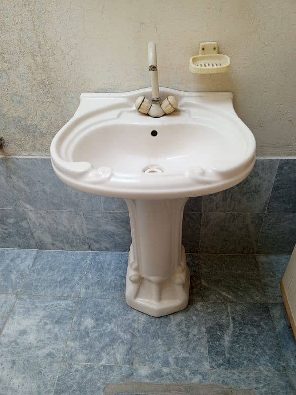 Wash Basin, Wall Mirror & Towel Stand 0