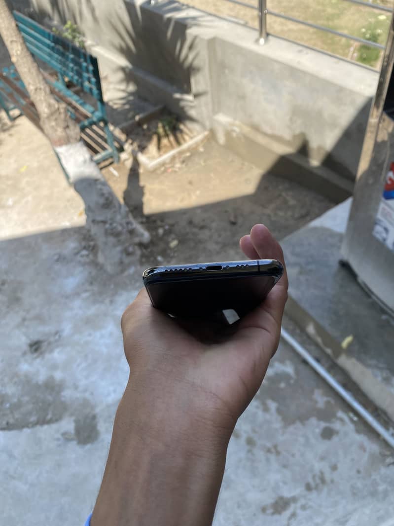 IPHONE XS NON PTA 2