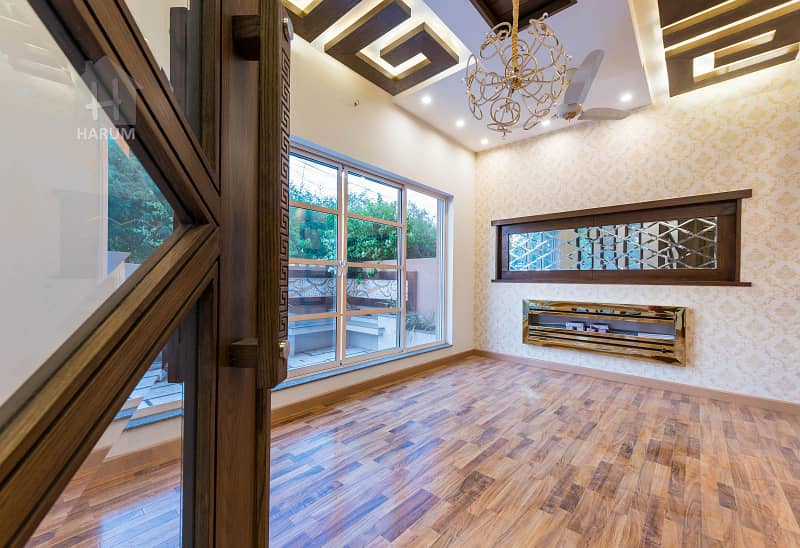 Prime Location 10-Marla Bungalow For Rent In DHA Phase 8 Contemporary Design, 4 Bedrooms &Amp; Top-Notch Amenities! 6