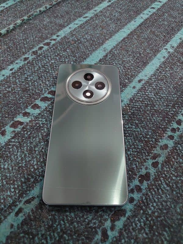 Oppo Reno 12f 0