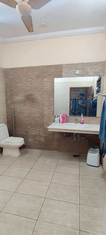 Best opportunity of house for buy with four bedrooms car garage 5 marla available in model town link road 1