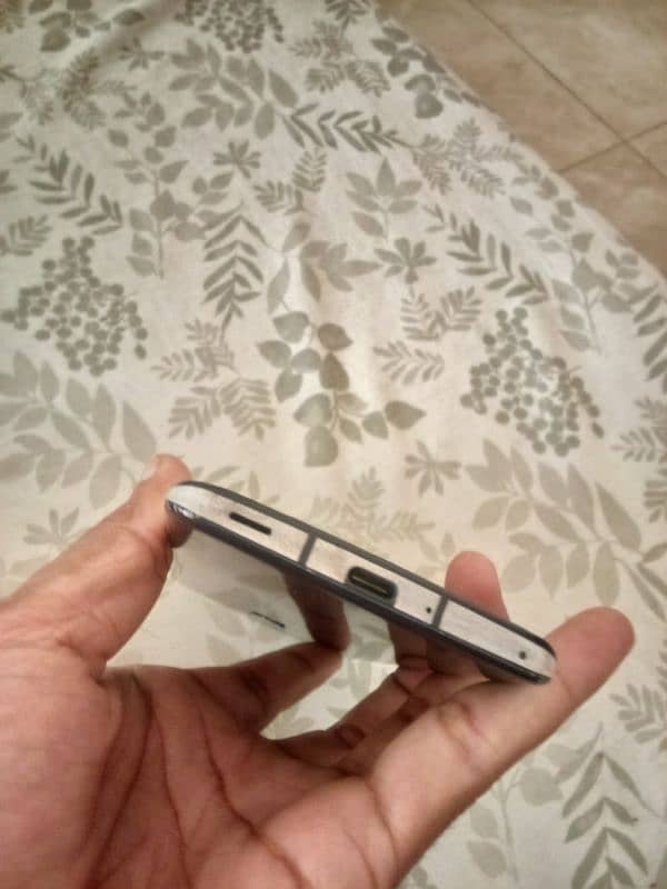 Sharp Aquos zero 2 2