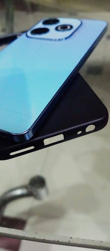 INFINIX HOT 40 I 8+8 128 GB WITH BOX CHARGER SCRATCH LESS PHONEE 3
