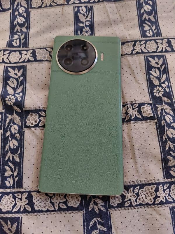 Tecno spark 20 pro plus 0