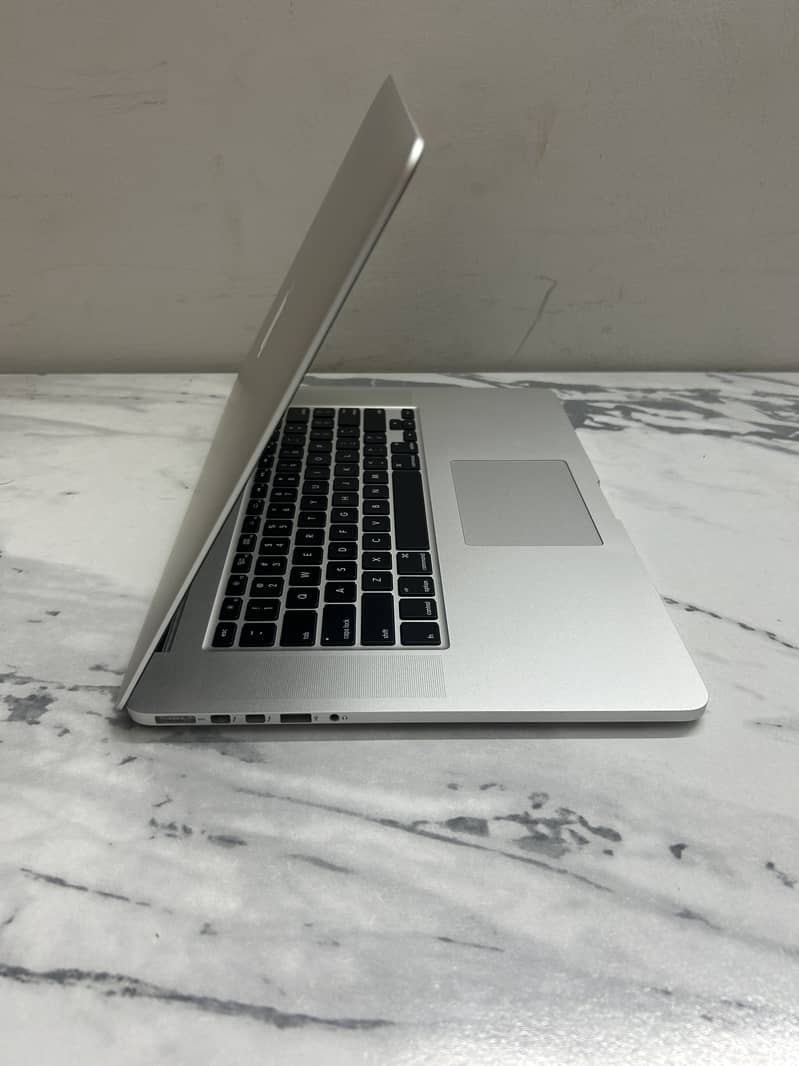 Macbook Pro Mid 2015 15 inch 4
