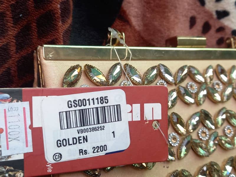 Golden clutch 0