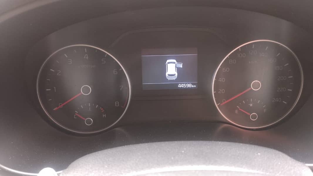 Kia Sportage 2.0 AWD 2021 clear white 3