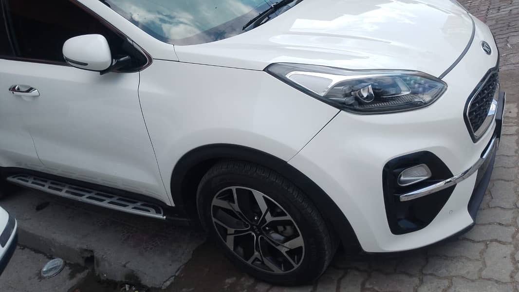 Kia Sportage 2.0 AWD 2021 clear white 4