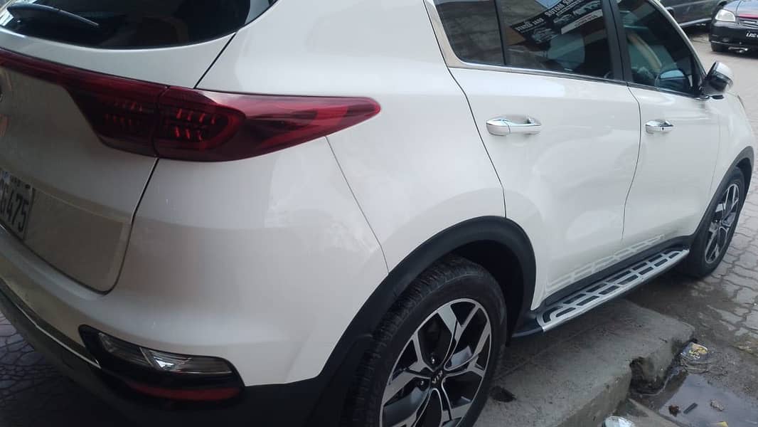Kia Sportage 2.0 AWD 2021 clear white 6