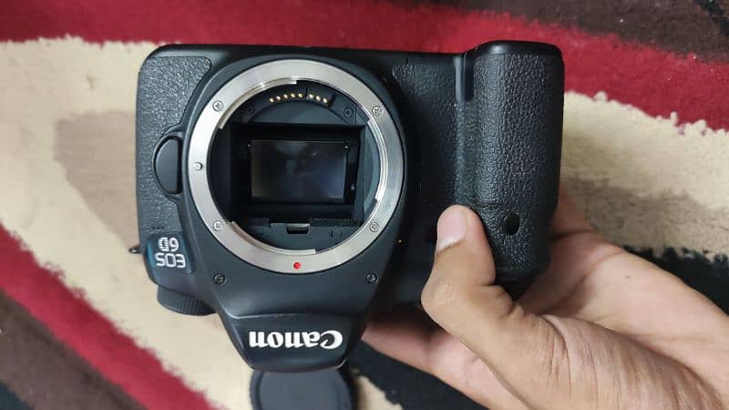 Canon 6D for sale with Box and 50mm 4