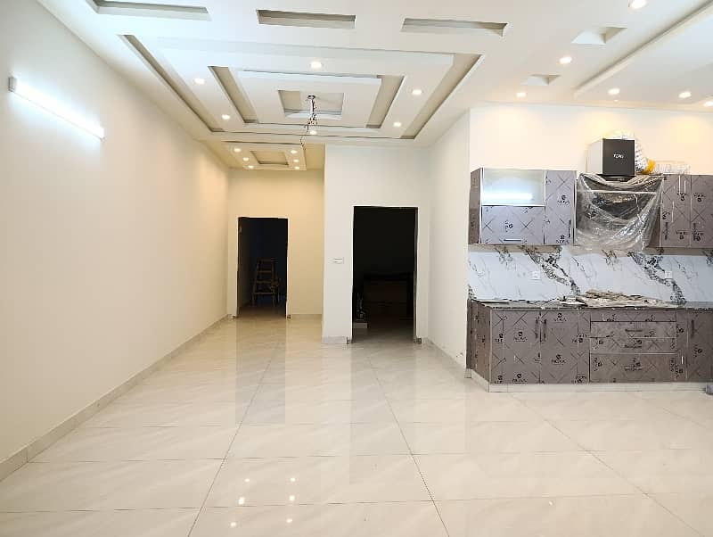 10 Marla Like Brand New House 60 Feet Road For Sale In Punjab Govt Society Phase 1 Pia Road 21
