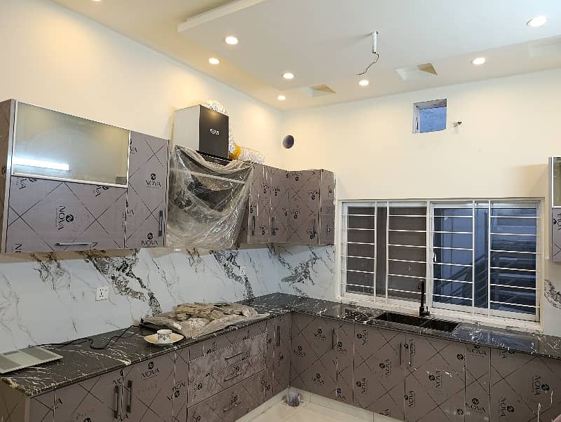 10 Marla Like Brand New House 60 Feet Road For Sale In Punjab Govt Society Phase 1 Pia Road 22