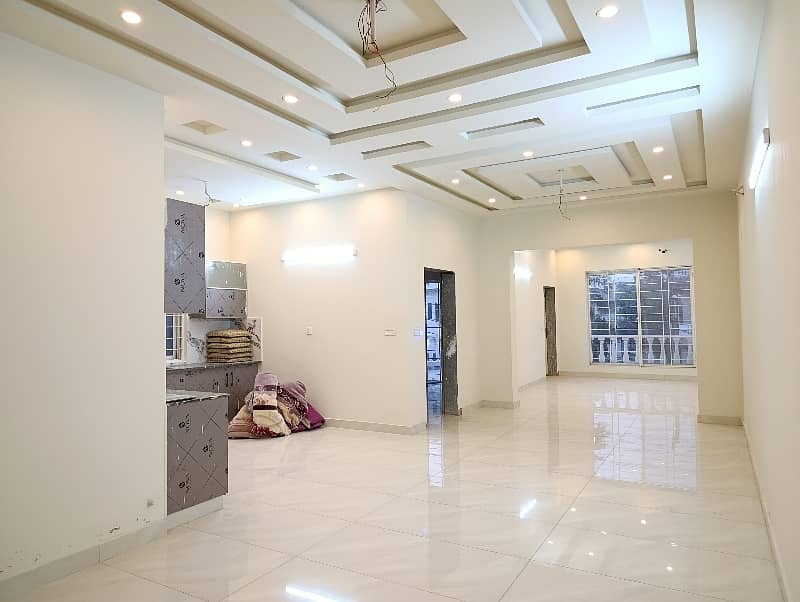 10 Marla Like Brand New House 60 Feet Road For Sale In Punjab Govt Society Phase 1 Pia Road 24