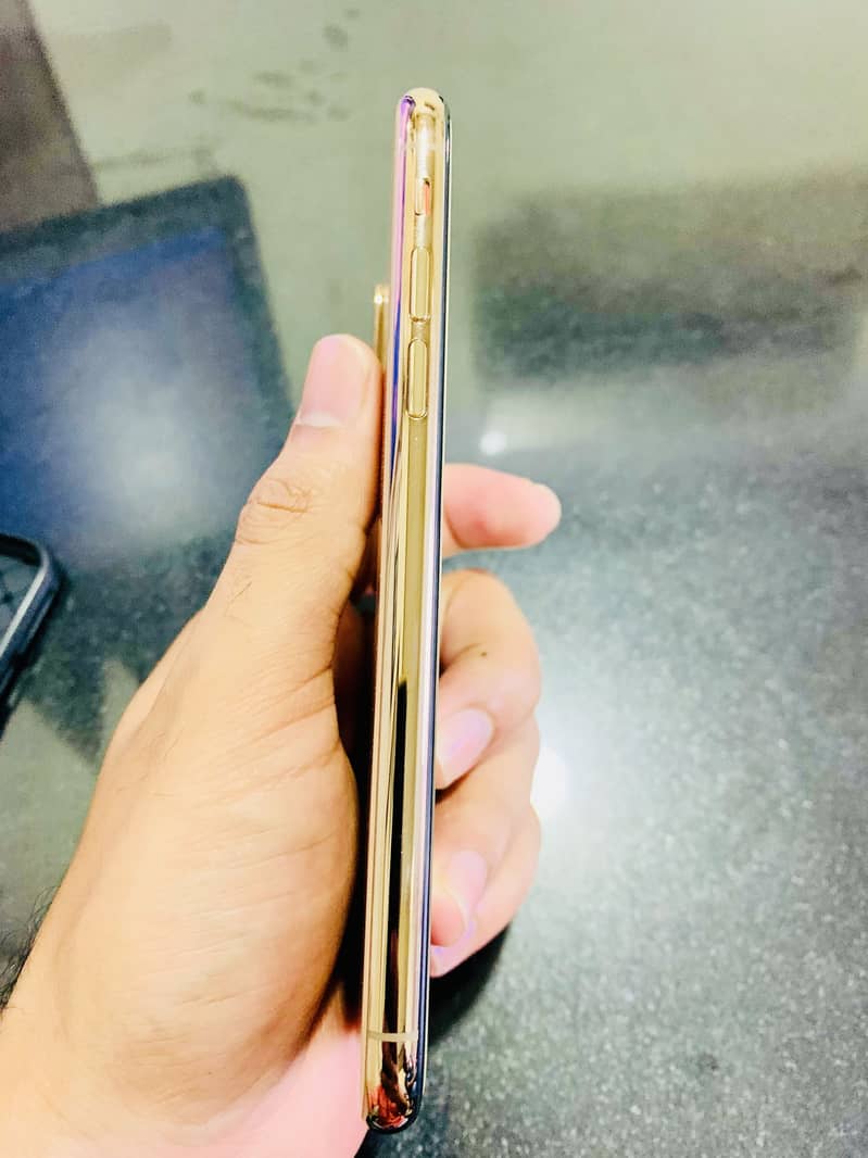 iPhone XS 256GB Gold PTA Approved(Jv) 7