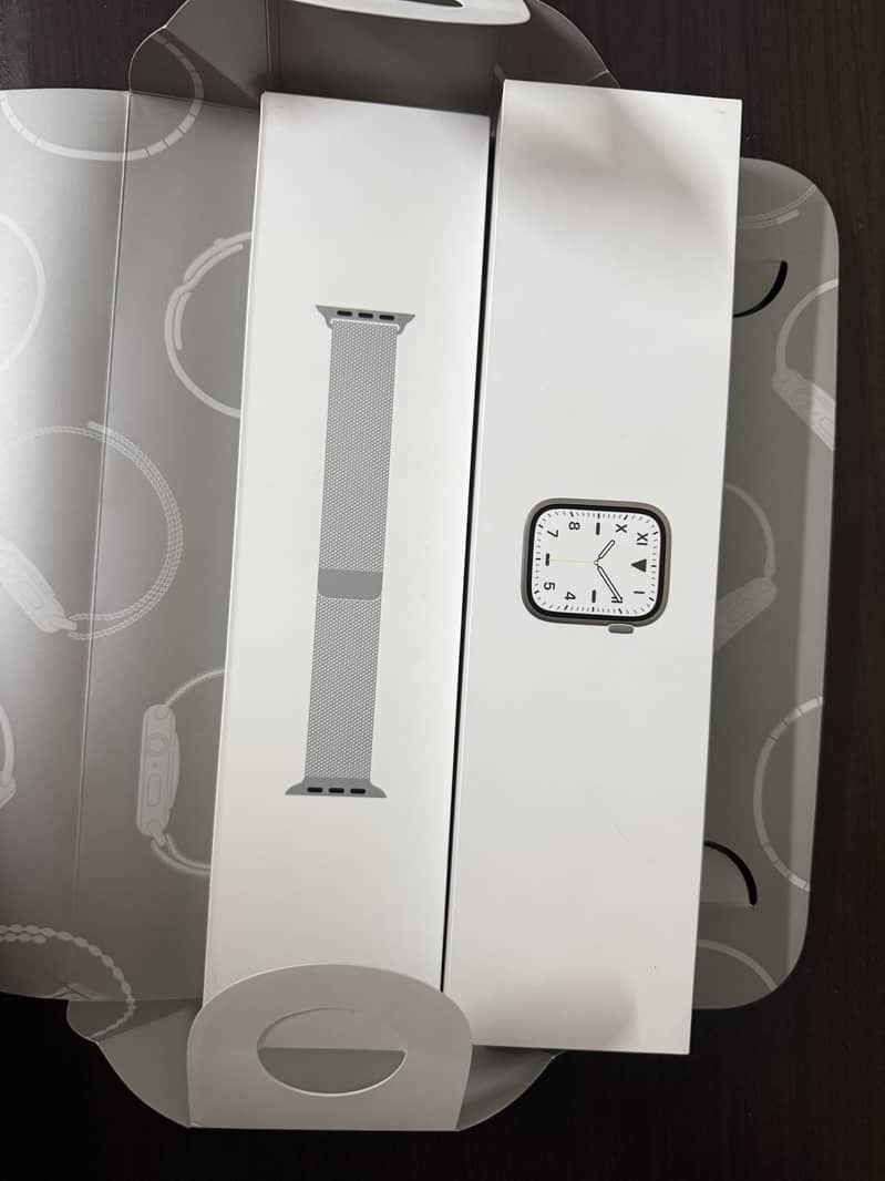 Apple watch series 7 45mm titanium Edition watch 4