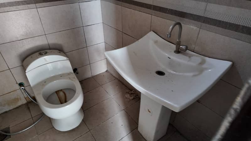 5 Marla Beautiful Lower Portion For Rent In Bismillah 4