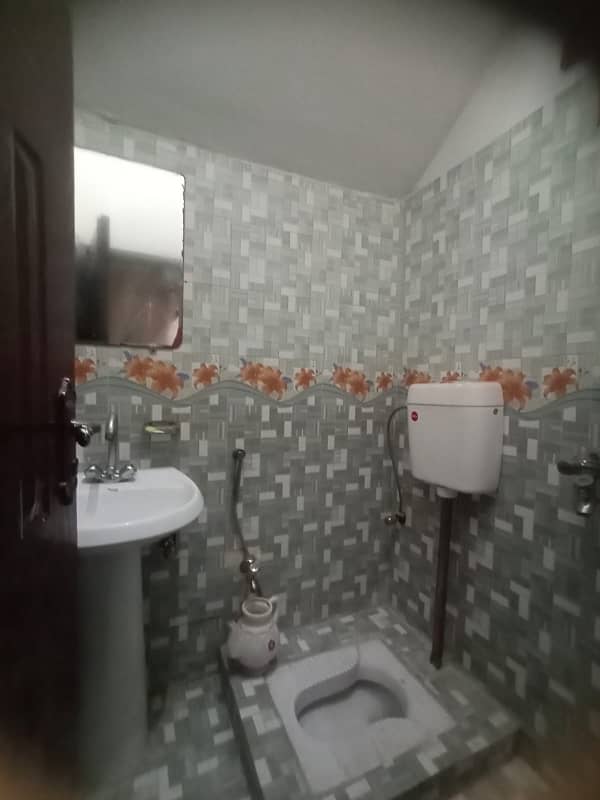 Furnished 3.5 Marla House for Sale in S J Garden, Main Bedian Road! 10