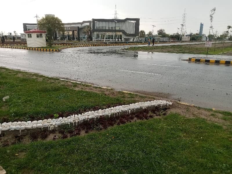 Investors Should Sale This Good Location Residential Plot Located Ideally In DHA Defence 3