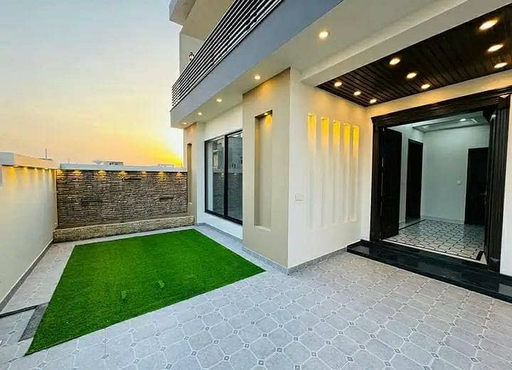 10 Marla Ultra Modern Luxurious Triple Storey House Available For Sale In Buch Executive Villas Multan Multan 5