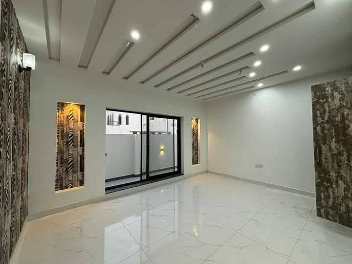 10 Marla Ultra Modern Luxurious Triple Storey House Available For Sale In Buch Executive Villas Multan Multan 10