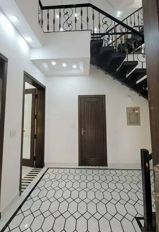 10 Marla Ultra Modern Luxurious Triple Storey House Available For Sale In Buch Executive Villas Multan Multan 25