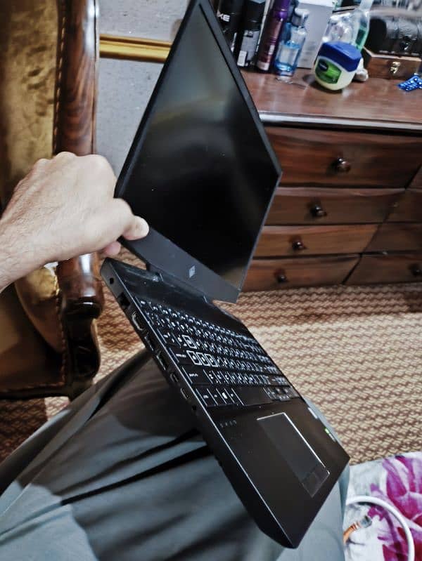 HP Omen 15  | RTX 2080 | 64GB Ram | 1TB NVMe | 144Hz Beast 2