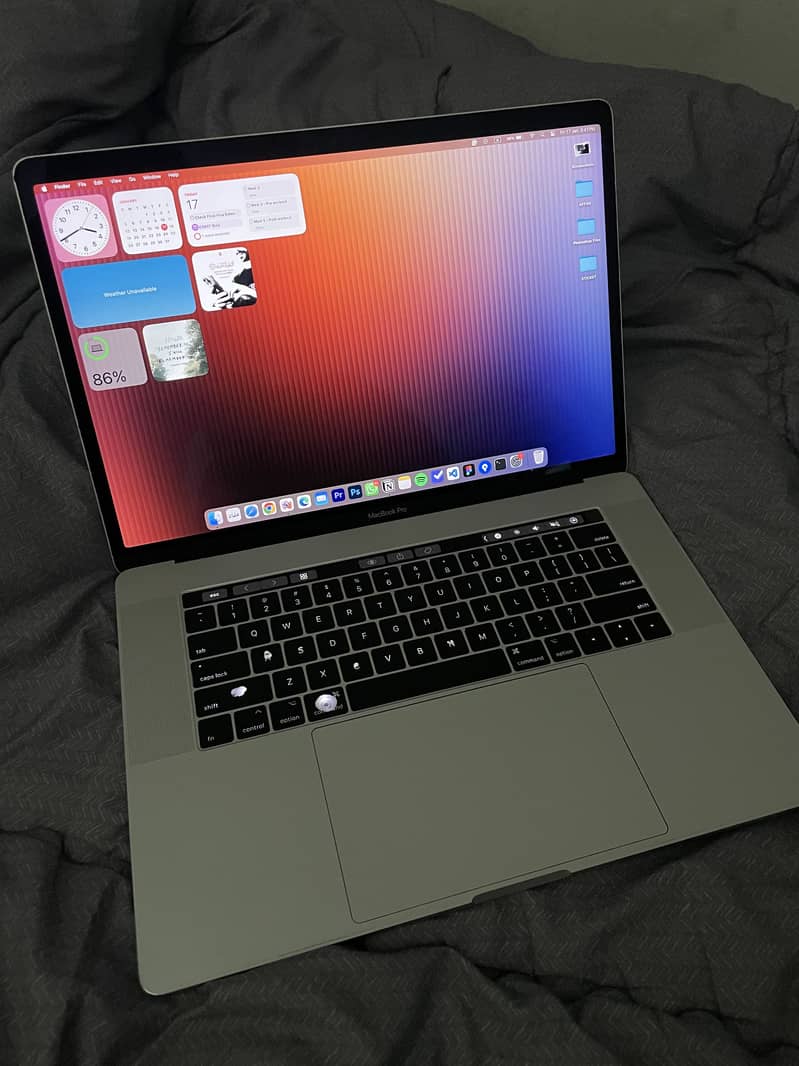 Macbook Pro 2017 15inch 3