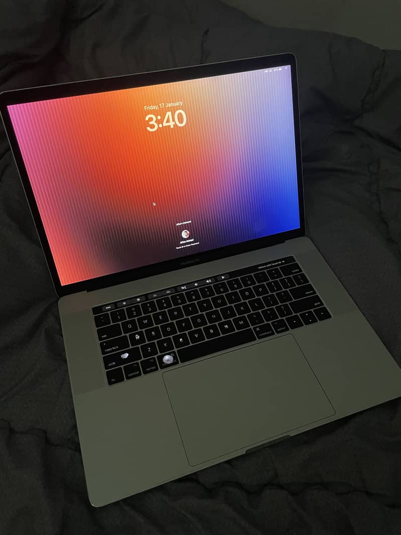 Macbook Pro 2017 15inch 4