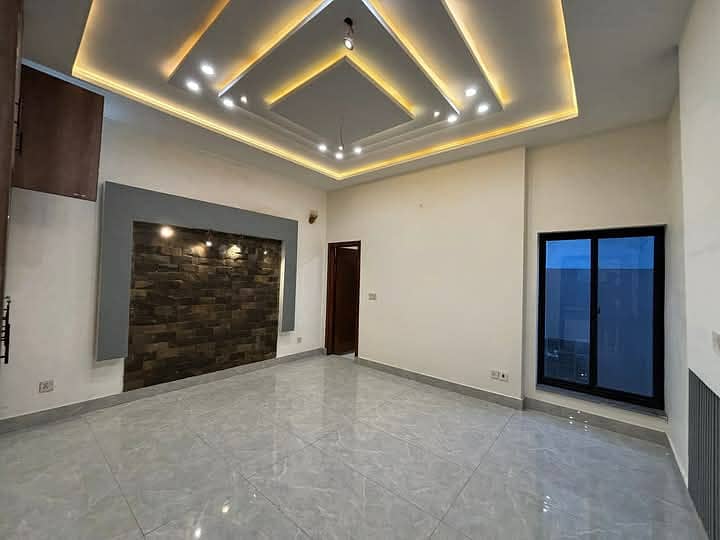 8.42 Marla Triple Storey Luxurious House Available For Sale In Buch Executive Villas Multan 8