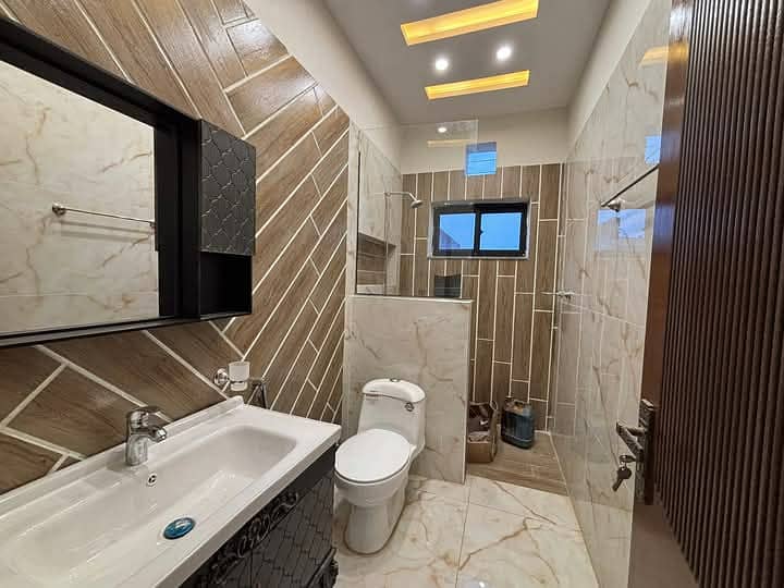 8.42 Marla Triple Storey Luxurious House Available For Sale In Buch Executive Villas Multan 12