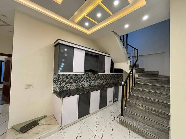 8.42 Marla Triple Storey Luxurious House Available For Sale In Buch Executive Villas Multan 14